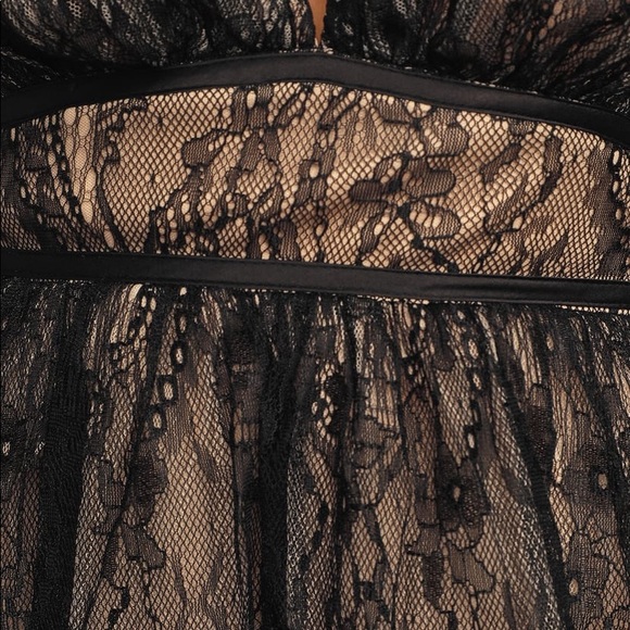 *NEW* Black & Nude Lace Peplum Top - Picture 5 of 5